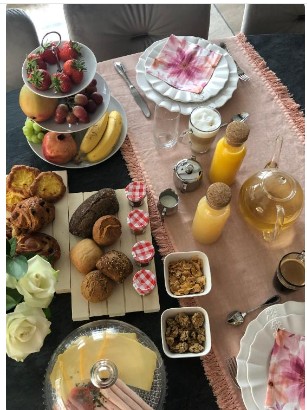 Petit-déjeuner servi